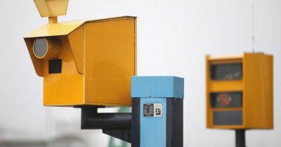 Fotoradary w I półroczu 2025 r. zarejestrowały ponad 324 tys. przekroczeń prędkości